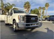 2017 Ford F350 Super Duty Crew Cab & Chassis XL DUALLY DIESEL 1OWNER CLEAN