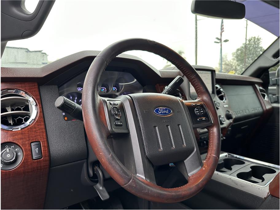 2013 Ford F250 Super Duty Crew Cab KING RANCH 4X4 NAV BACK UP CAM CLEAN
