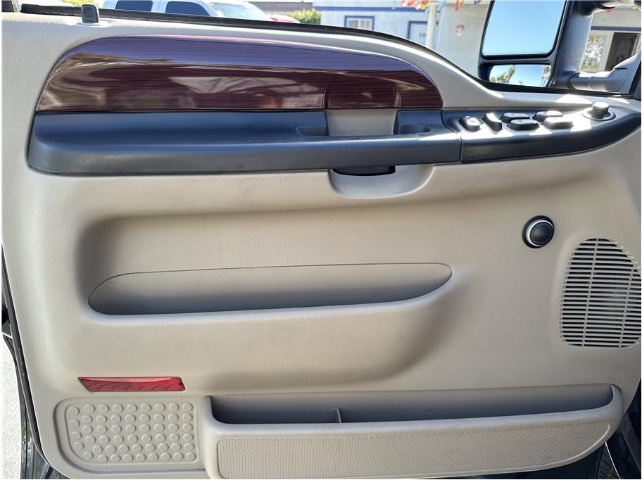 2006 Ford F350 Super Duty Crew Cab LARIAT LONG BED 4X4 DIESEL LOW MILES CLEAN