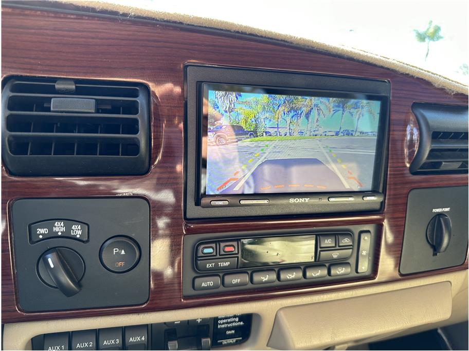 2006 Ford F350 Super Duty Crew Cab LARIAT LONG BED 4X4 DIESEL LOW MILES CLEAN