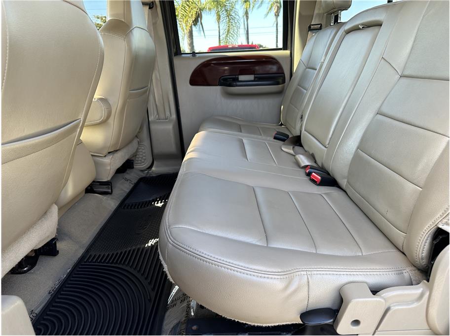 2006 Ford F350 Super Duty Crew Cab LARIAT LONG BED 4X4 DIESEL LOW MILES CLEAN