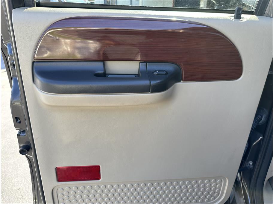 2006 Ford F350 Super Duty Crew Cab LARIAT LONG BED 4X4 DIESEL LOW MILES CLEAN