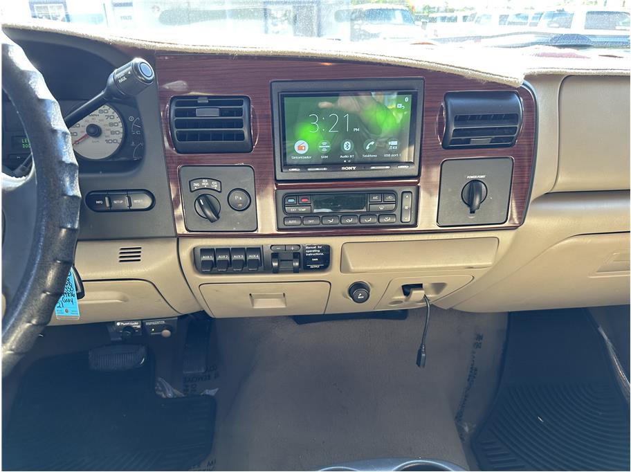 2006 Ford F350 Super Duty Crew Cab LARIAT LONG BED 4X4 DIESEL LOW MILES CLEAN