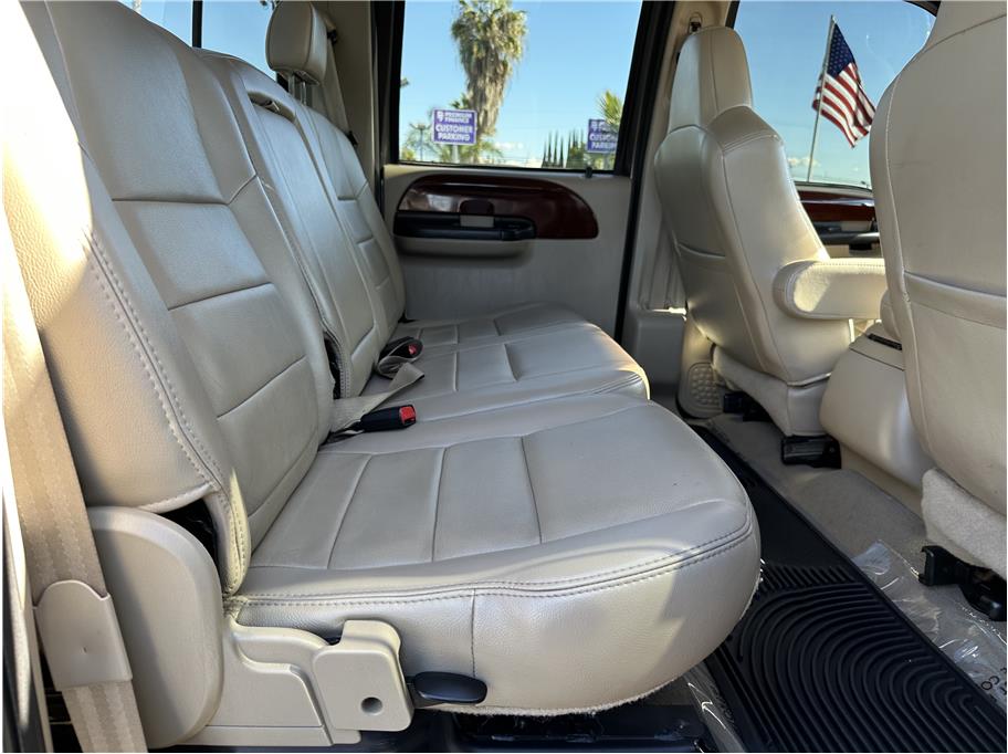 2006 Ford F350 Super Duty Crew Cab LARIAT LONG BED 4X4 DIESEL LOW MILES CLEAN