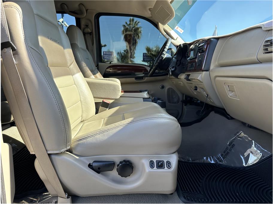 2006 Ford F350 Super Duty Crew Cab LARIAT LONG BED 4X4 DIESEL LOW MILES CLEAN