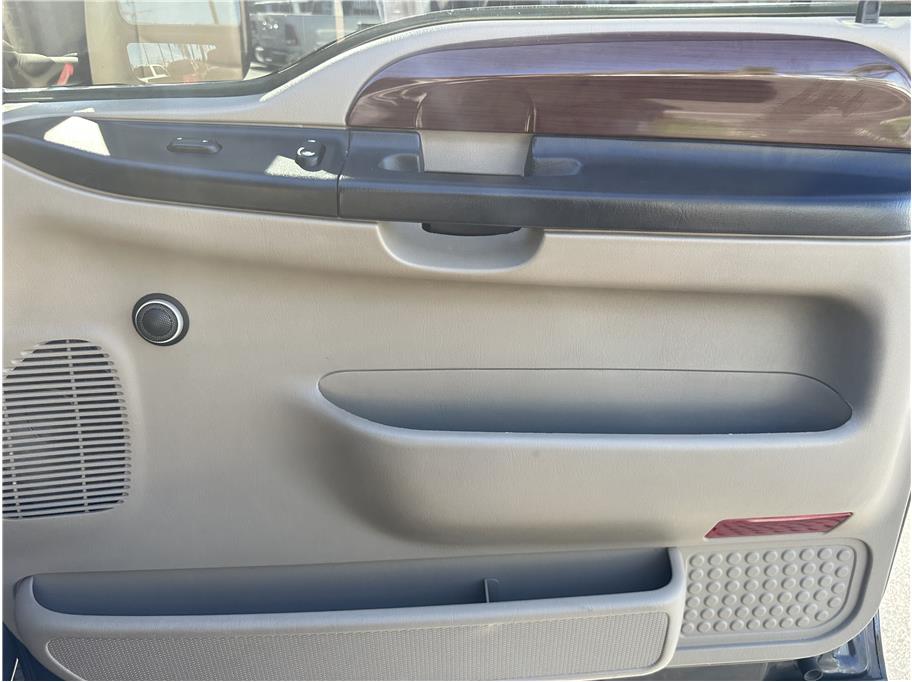 2006 Ford F350 Super Duty Crew Cab LARIAT LONG BED 4X4 DIESEL LOW MILES CLEAN