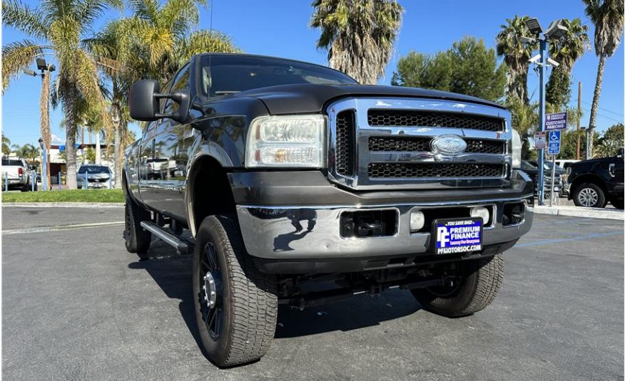 2006 Ford F350 Super Duty Crew Cab LARIAT LONG BED 4X4 BACK UP CAM LOW MILES CLEAN