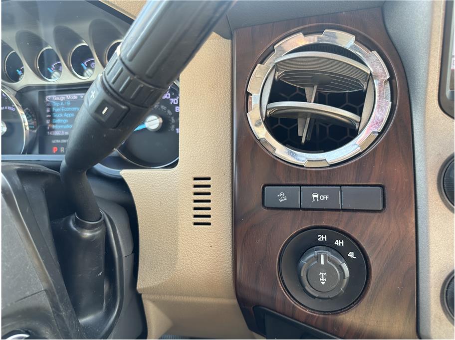 2013 Ford F250 Super Duty Crew Cab LARIAT FX4 4X4 DIESEL NAV BACK UP CAM 1OWNER