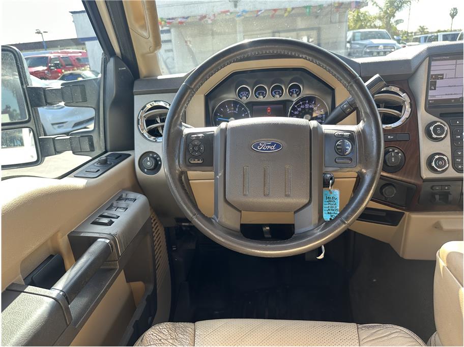 2013 Ford F250 Super Duty Crew Cab LARIAT FX4 4X4 DIESEL NAV BACK UP CAM 1OWNER