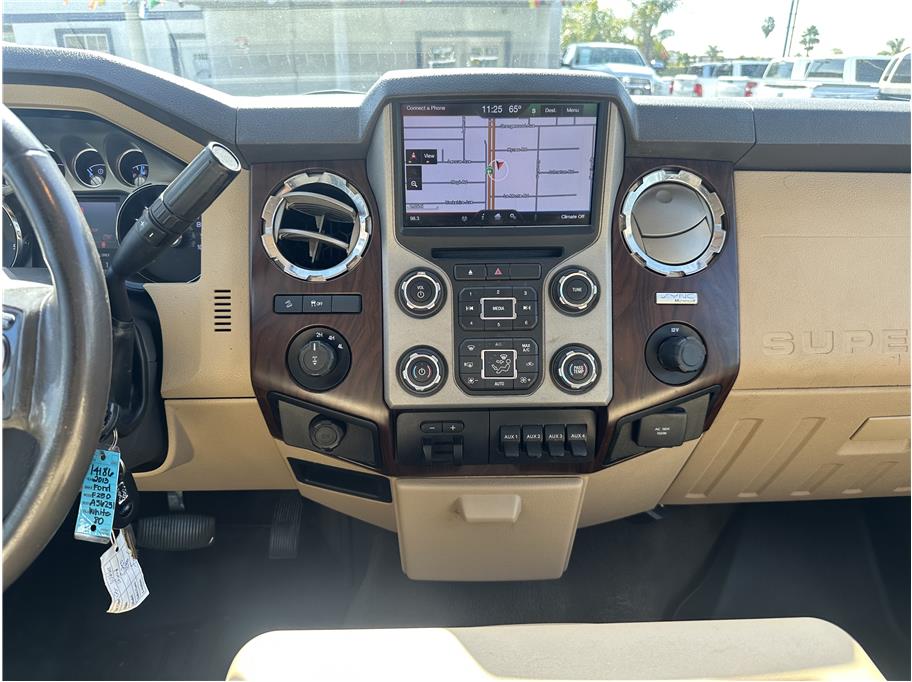 2013 Ford F250 Super Duty Crew Cab LARIAT FX4 4X4 DIESEL NAV BACK UP CAM 1OWNER