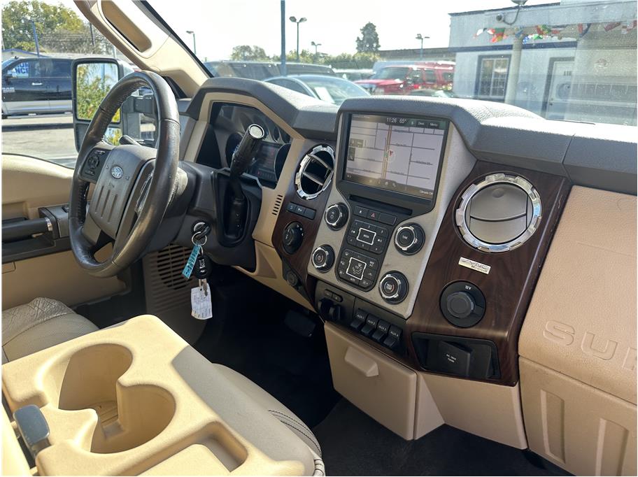 2013 Ford F250 Super Duty Crew Cab LARIAT FX4 4X4 DIESEL NAV BACK UP CAM 1OWNER