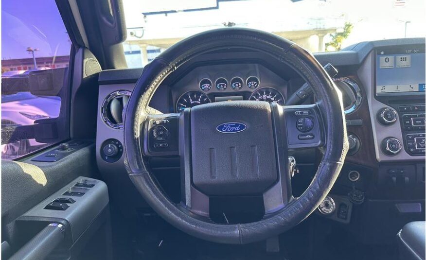 2015 Ford F250 Super Duty Crew Cab LARIAT 4X4 DIESEL BACK UP CAM CLEAN