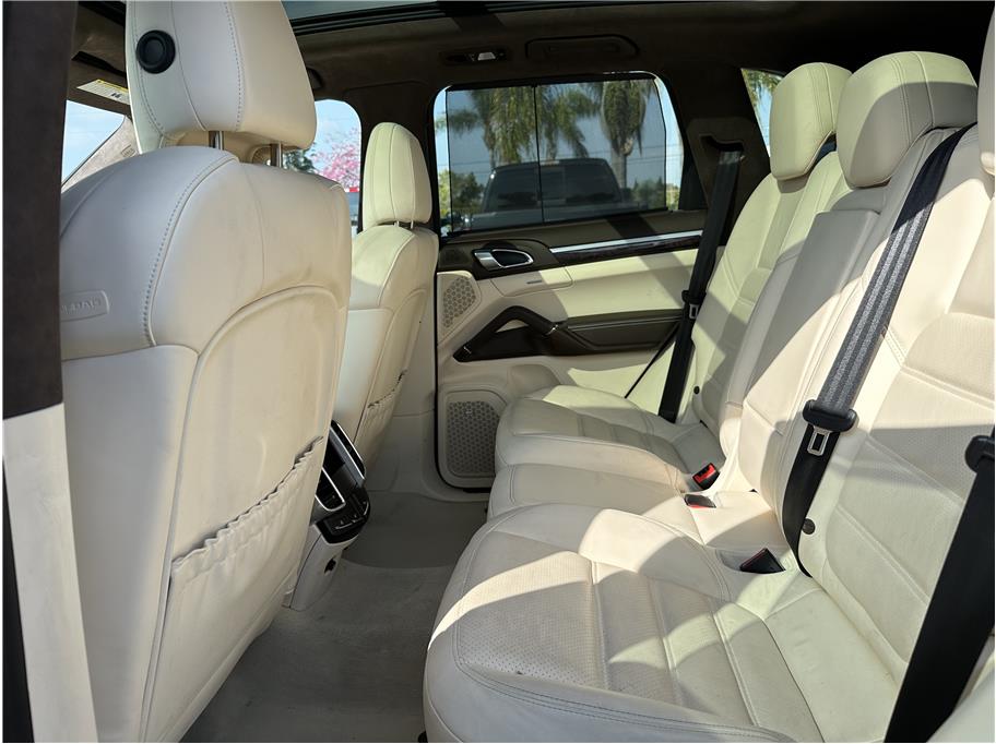 2015 Porsche Cayenne TURBO AWD NAV BACK UP CAM CLEAN