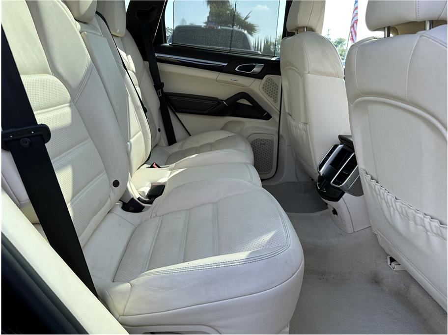 2015 Porsche Cayenne TURBO AWD NAV BACK UP CAM CLEAN