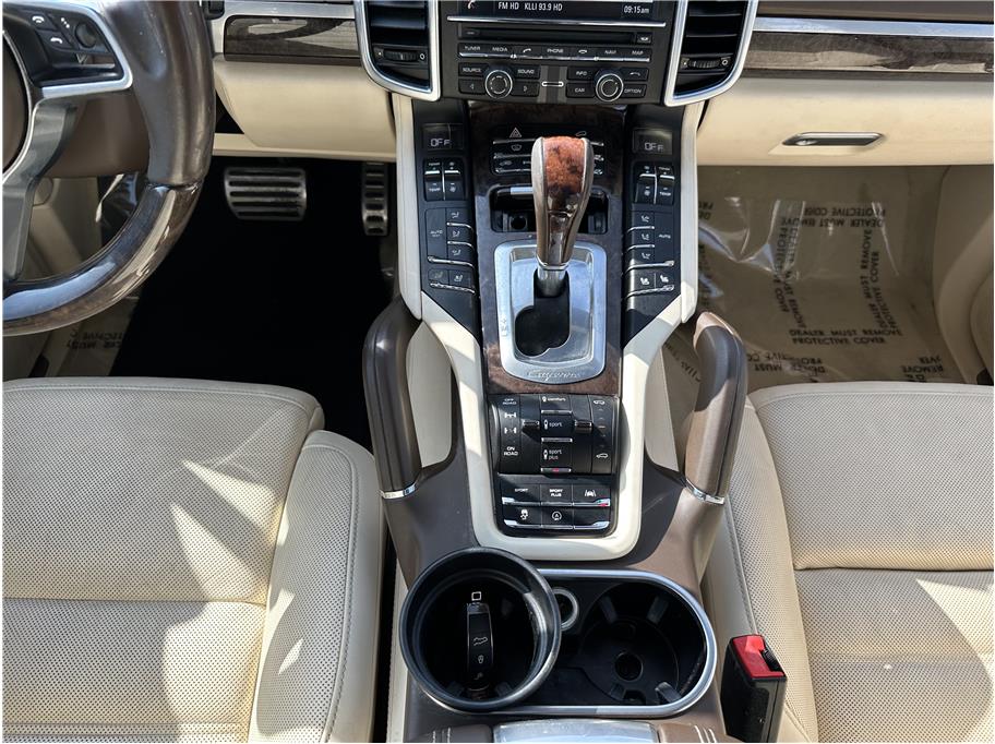 2015 Porsche Cayenne TURBO AWD NAV BACK UP CAM CLEAN